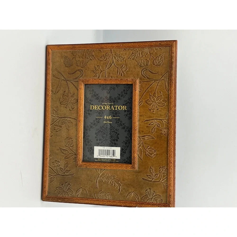 Home Trends Decorator Embossed Floral Photo Frame 4x6‎ Brown Faux Wood Stand
